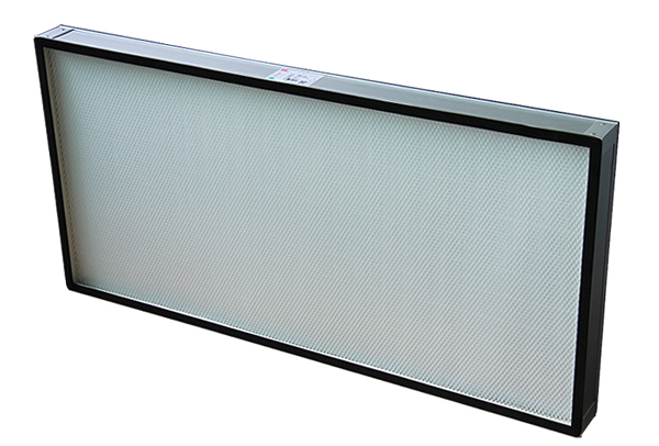 潔凈棚高效過濾器主要用于過濾0.3um以上的空氣懸浮顆粒,對于≥0.3μm顆粒的過濾效率在99.99%以上。