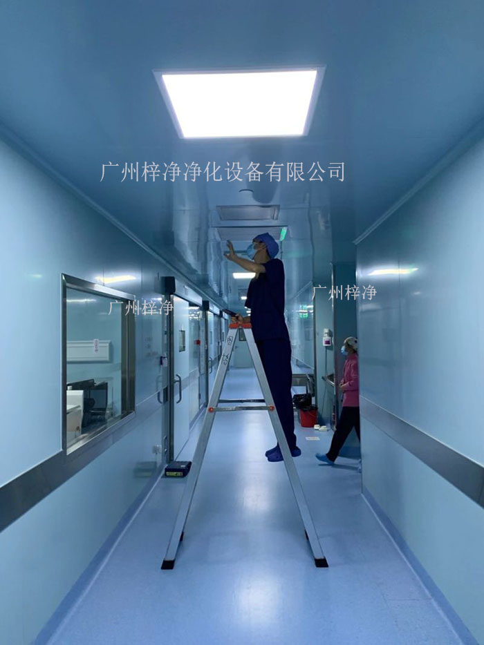 高效空氣過濾器更換現(xiàn)場實拍圖