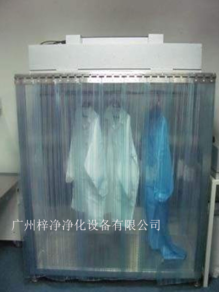 潔凈衣柜可制作為一體和分體,分體結構為FFU+機架,在初效過濾器和高效過濾器終阻力的狀態下仍可保證風量不變。 潔凈衣柜可制作為一體和分體,分體結構為FFU+機架,在初效過濾器和高效過濾器終阻力的狀態下仍可保證風量不變。